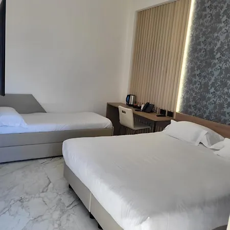 Maiuri Hotel 4*