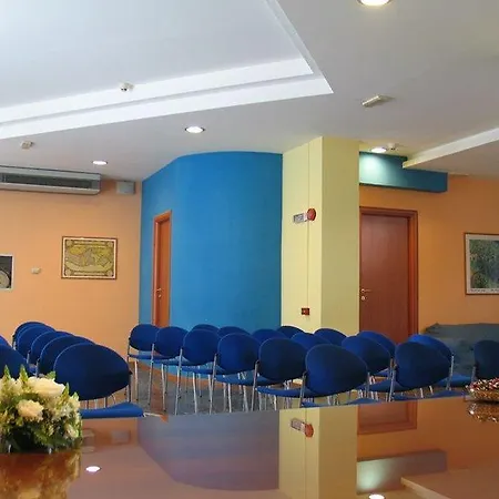 Ξενοδοχείο Maiuri 4*